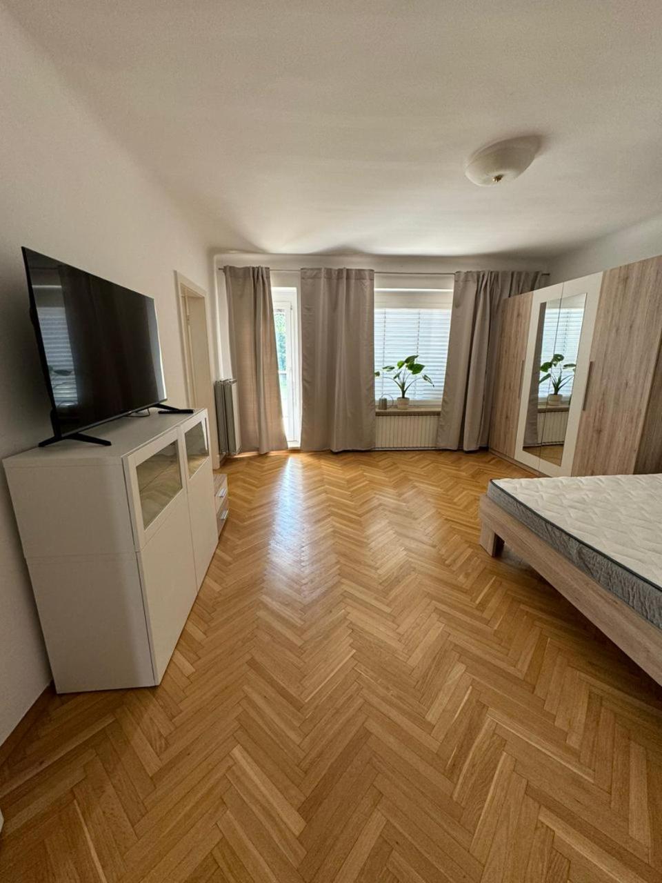 Maximo Apartments - Free Parking Марибор Экстерьер фото